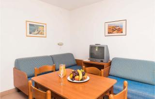 Nice Apartment In Umag With Swimming Pool - 9