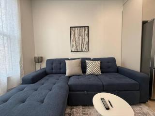 Montreal's Downtown Glow & Go 2BR Apartment - 4