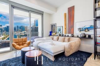 LUX 52 42 Deluxe Marina View Suite 3 - 4