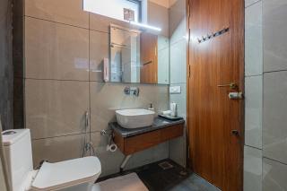 Lakefront 1 BHK Suite by ELIVAAS - 7