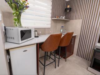 Kuiersaam Guesthouse Luxurious & Mordern Accommodation - 1