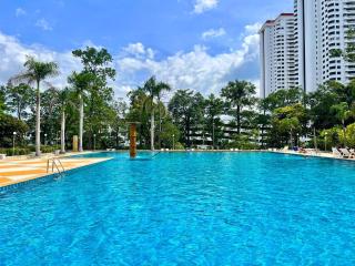 Sea-View Studio with Large Balcony - View Talay 5D - 2