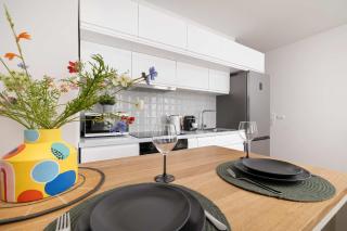 Stylish Studio with Parking near Spodek Arena by Noclegi Renters - 5
