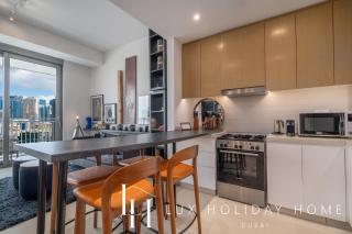 LUX 52 42 Deluxe Marina View Suite 3 - 2