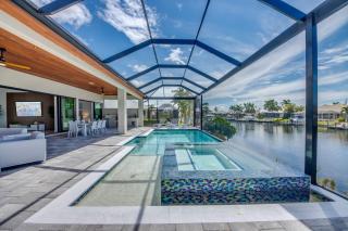 CoralVilla Twenty Two - modern, pool & spa, water view, boating, TV - 7