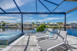 CoralVilla Twenty Two - modern, pool & spa, water view, boating, TV - 4