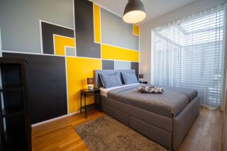 3BR Apartment with Balcony near Naschmarkt City Center - 9
