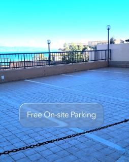 Mediterranean Apartment Pool & Parking - 8