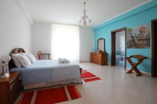 Luxury Private Mountain Villa with Pool & Beautiful Views in Puglia - 3