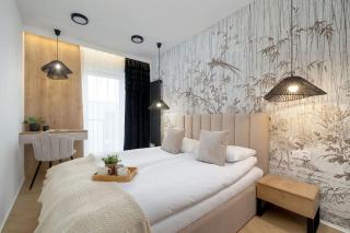 Stylowy Apartament z Parkingiem & Balkonem, Blisko Wisły by Noclegi Renters - 9