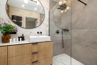 Stylowy Apartament z Parkingiem & Balkonem, Blisko Wisły by Noclegi Renters - 8