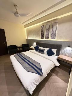 Shelton Hotel Blue Area - 9