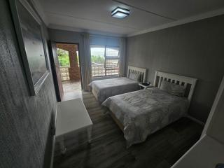 Barefoot Self-Catering Holiday Home - 6