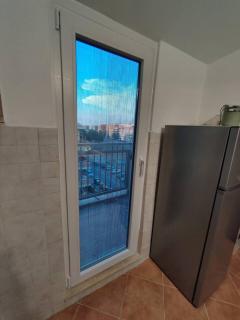 Elegant Seafront Apartment in Ostia | Beach Access - 3