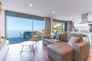 Big Cliff - Ocean View by AH - 4