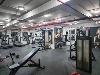 Vogue Vacation Homes, Business Bay - Bay Square Close to Downtown, Burj Khalifa and Dubai Mall, Studio Apartment with Balcony and City View, Access to all Amenities - 8
