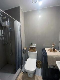 Air Residences 49F City View, Wifi & Netflix - 7