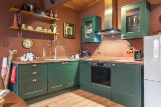 Collectors Trove - 7