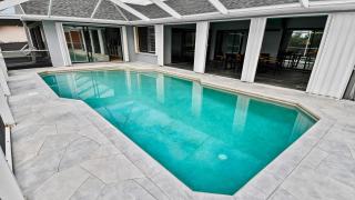 Talita Canal Home Heated Pool fanced Yard - 4