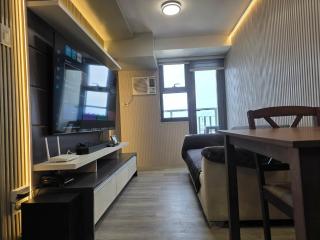 1 bedrm condo, Tower 2, Hor 101 - 1