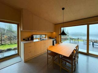 Architect-Designed Cabin By Lake With Sauna - 7