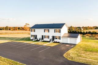 Charming 2BR Home w Outdoor Space & BBQ Grill - 5