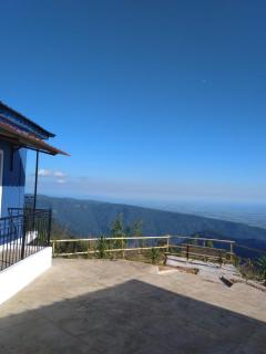 Mountain Retreat with Majestic Waterfall & Sunrise Views - 9