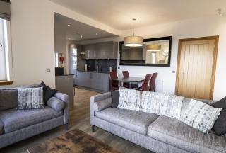 Royal Gardens Apartment 10 - 8