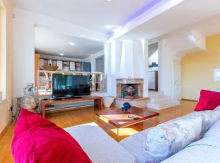 Spacious Villa Radevenjić with Outdoor Pool - 2