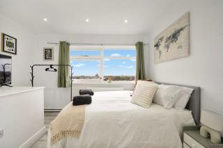 Belvedere 4 Bedroom Home Private Parking x2 Close to Station I Work Station - 9
