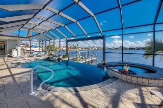 CoralVilla Seascape -on 8 Lakes, infinity pool, spa, boating, views - 4