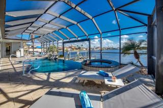 CoralVilla Seascape -on 8 Lakes, infinity pool, spa, boating, views - 3