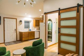 Studio Luxe - 1BR-1BA - Private Patio & Grill - 4