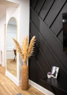 Spacious 3BR PetFriendly Retreat Near DT Cleveland - 6