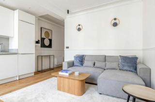 Golden Triangle AC by Melvane - Paris - 4