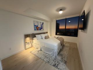 Luxury Downtown Miami Stay with City Views - 1
