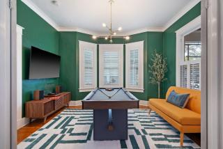 Hot Tub-Pool Table-Big Yard-Cooper Young Bungalow - 3