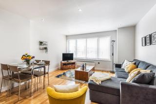 Apartment 12 Popeshead Court - 0