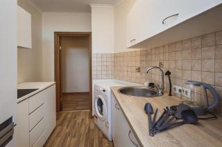 Families & Large Groups - 7 Bedrooms - 10 Guests - Central Location - 1