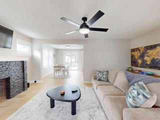 Stylish Home Near Historic Downtown & Lake Erie - 2