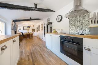 Hare Cottage - 2