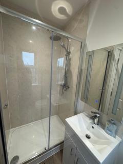 Best Price in Aldershot, central Flat near Station and Town - 8