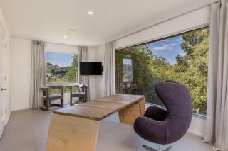 Spacious 4BR Retreat with Private Pool, Pool Table and Fast Wi-Fi Sleeps 9 Quiet Clinton Location - 4