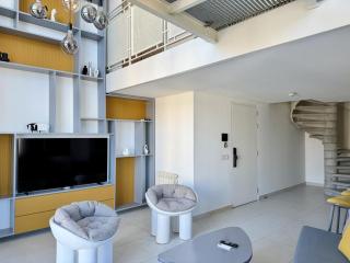 Retro 6E, 2-BR Loft in Gemmayze - 8