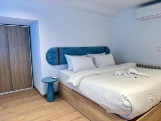 Retro 2E, 2-BR Loft in Gemmayze - 4