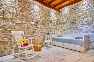 Bougainvillea Escape Cottage - 4