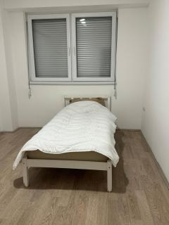 Paradise free parking near airport center - 1