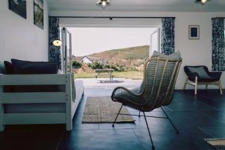Beachfront bungalow by the sea, Nolton Haven, Pembrokeshire - 3