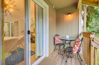 MCM-Inspired Decor & Top Location! Tumwater Duplex - 9