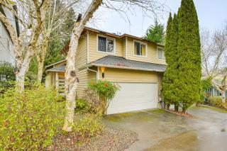 MCM-Inspired Decor & Top Location! Tumwater Duplex - 7